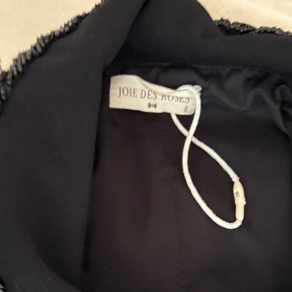 Elegant Black Short Sleeve beaded Blazer in S - Picture 3 of 9